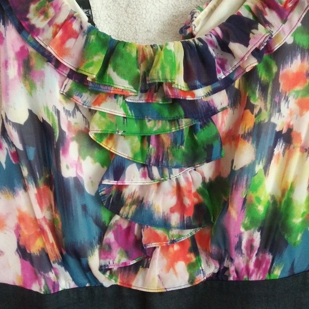 Dress - Picture 3 of 4